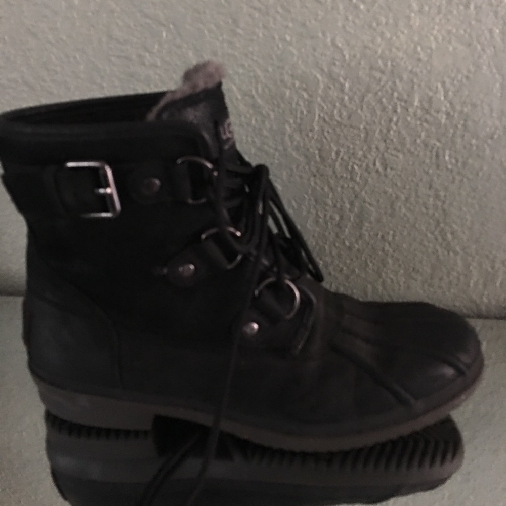 UGG rain boots Adirondack